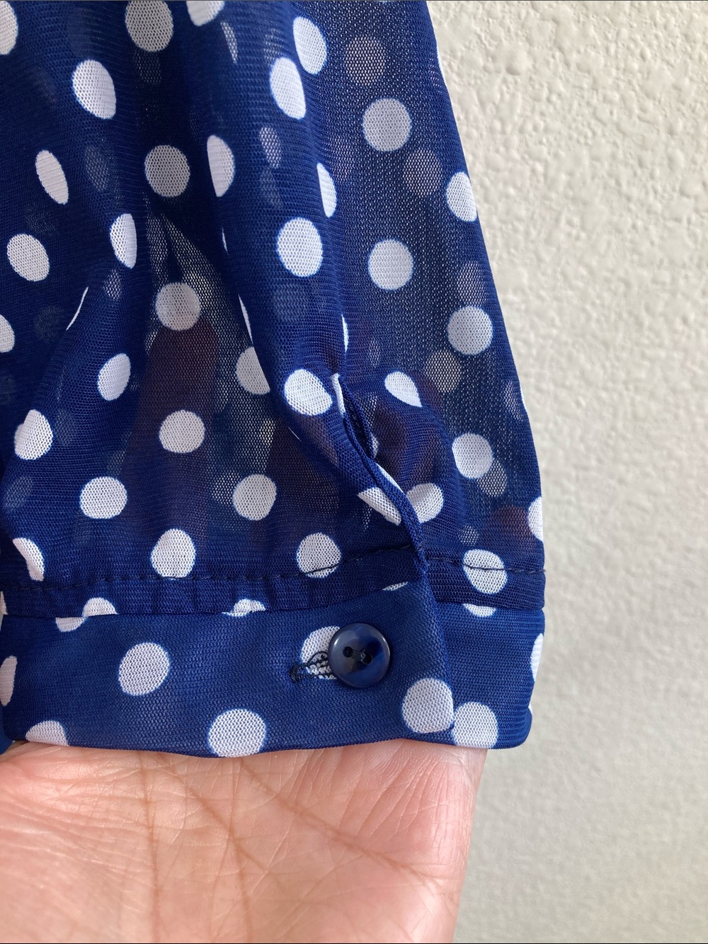 Eden & Olivia Sheer Polka Dot Blouse Size XL Blue White Roll Tab Top - Picture 9 of 15